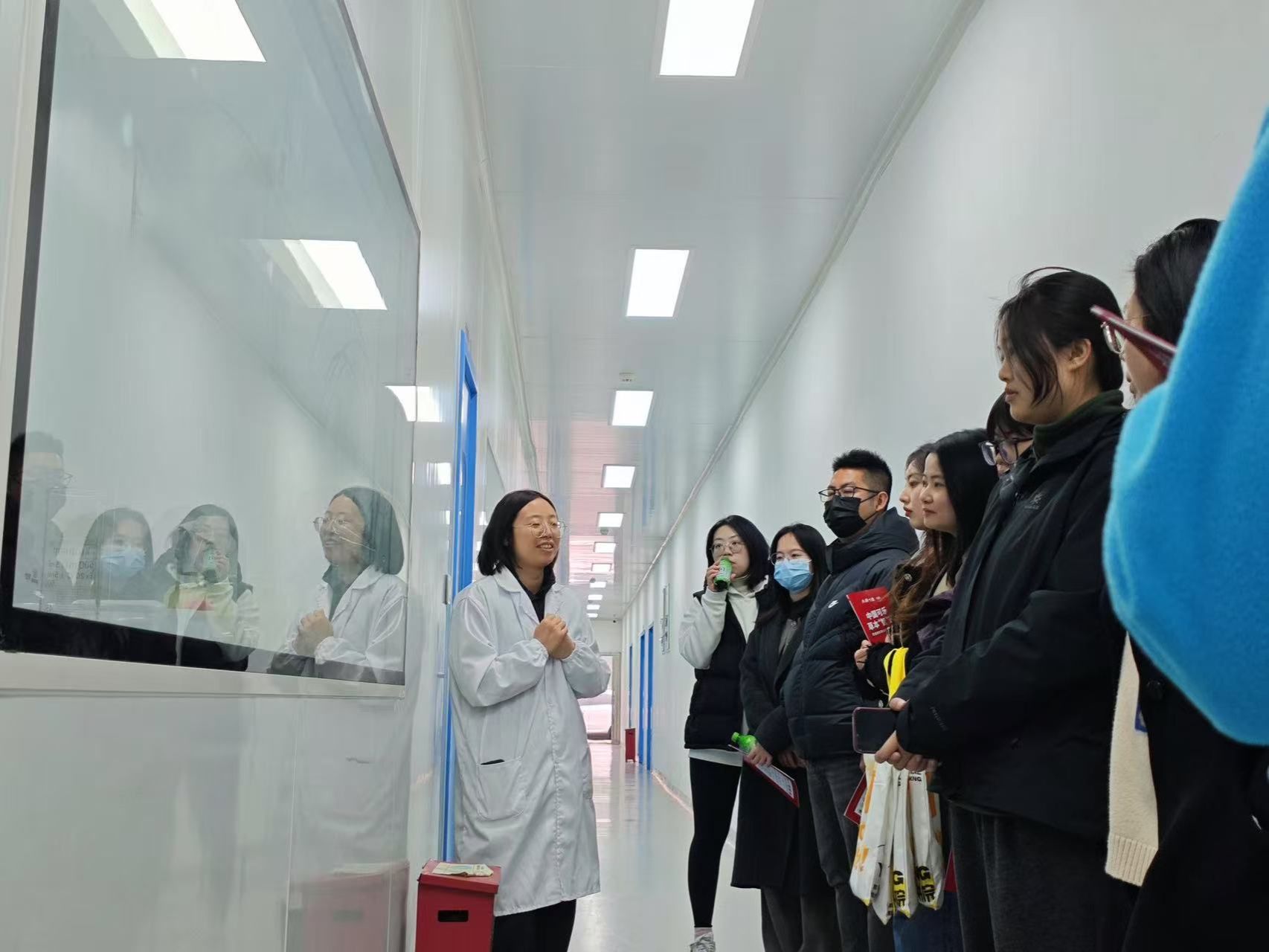 【商科动态】新商科教学部联合鱼城书院走进天府可乐工厂开展实践教学